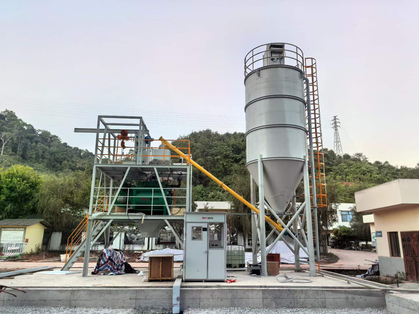 青岛迪拓环境设备：全系列固废搅拌装备，筑牢危废无害化与资源化核心防线